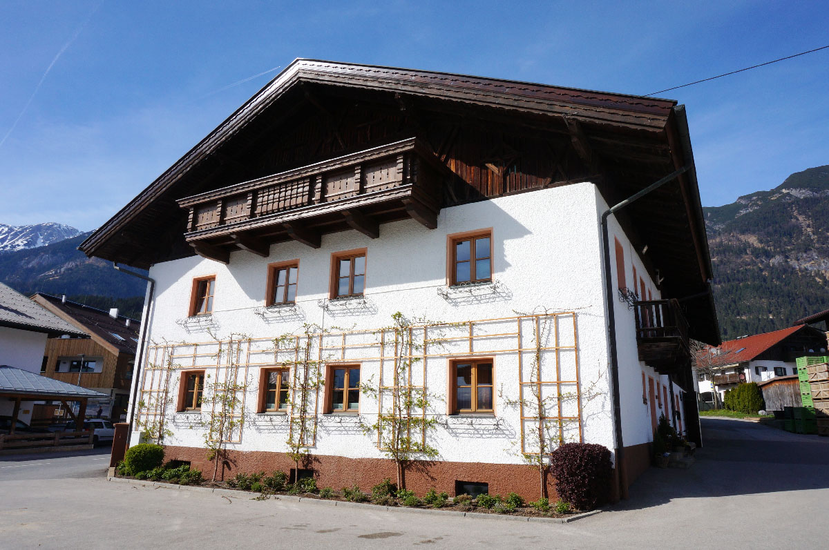 Balkon-rustikal-traditionell-Holzbau-Zimmerei-Norz-2-23.jpg